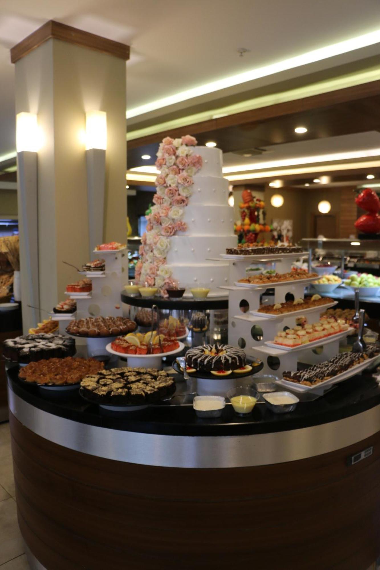 Ambassador Hotel & Spa 안탈리아 외부 사진