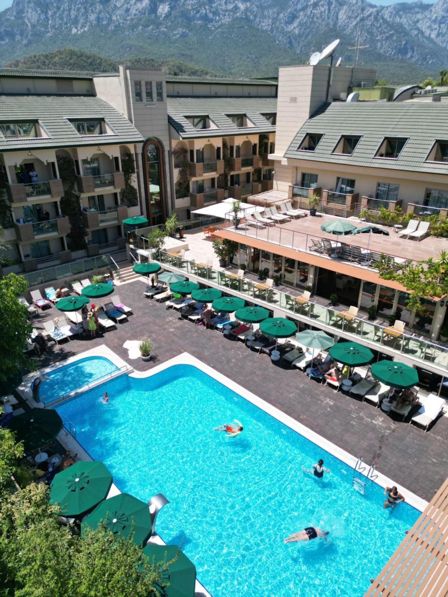 Ambassador Hotel & Spa 안탈리아 외부 사진