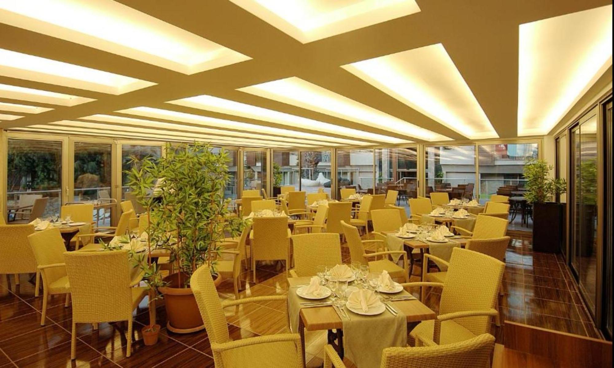 Ambassador Hotel & Spa 안탈리아 외부 사진
