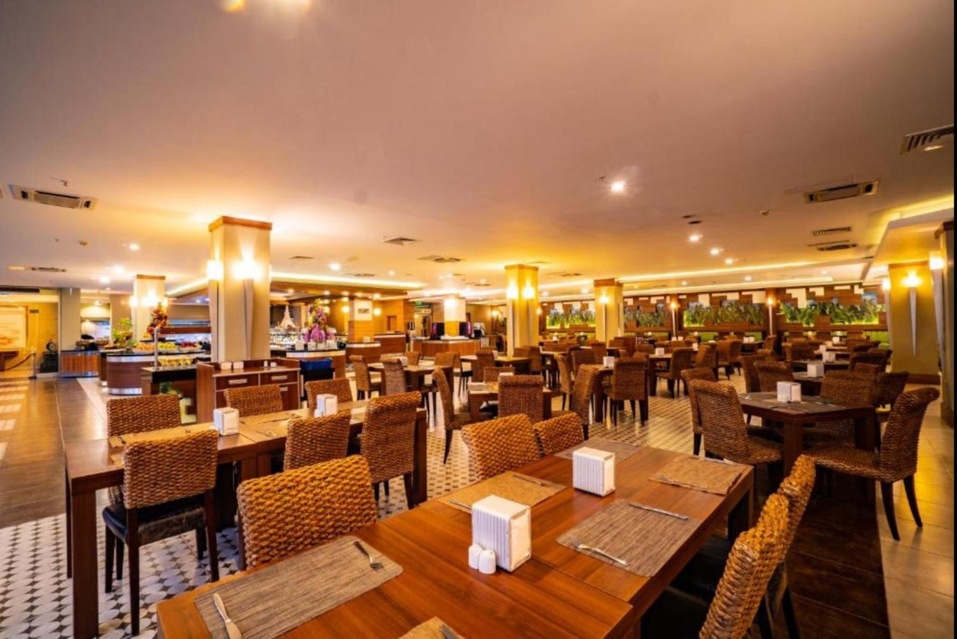 Ambassador Hotel & Spa 안탈리아 외부 사진