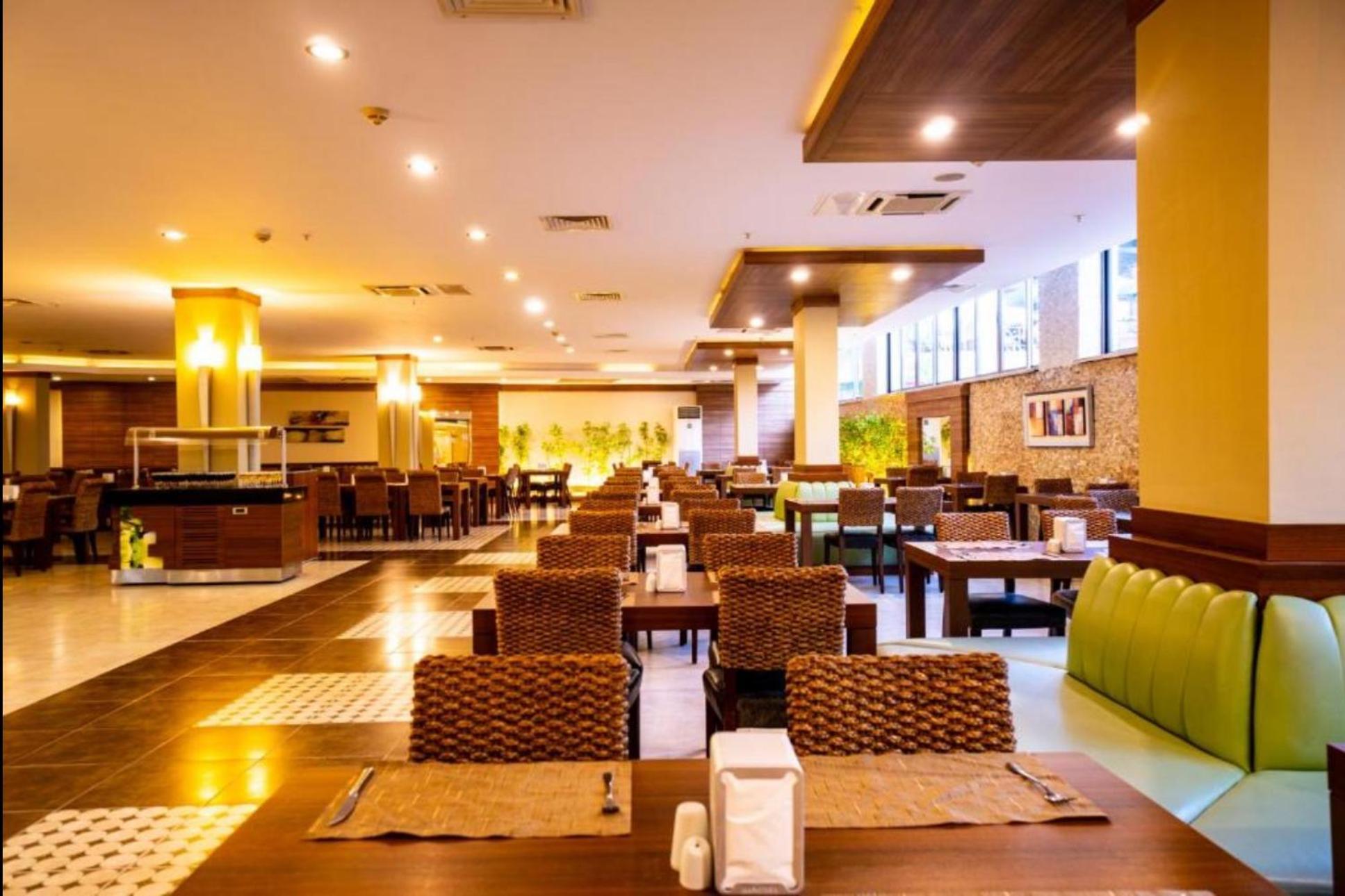 Ambassador Hotel & Spa 안탈리아 외부 사진